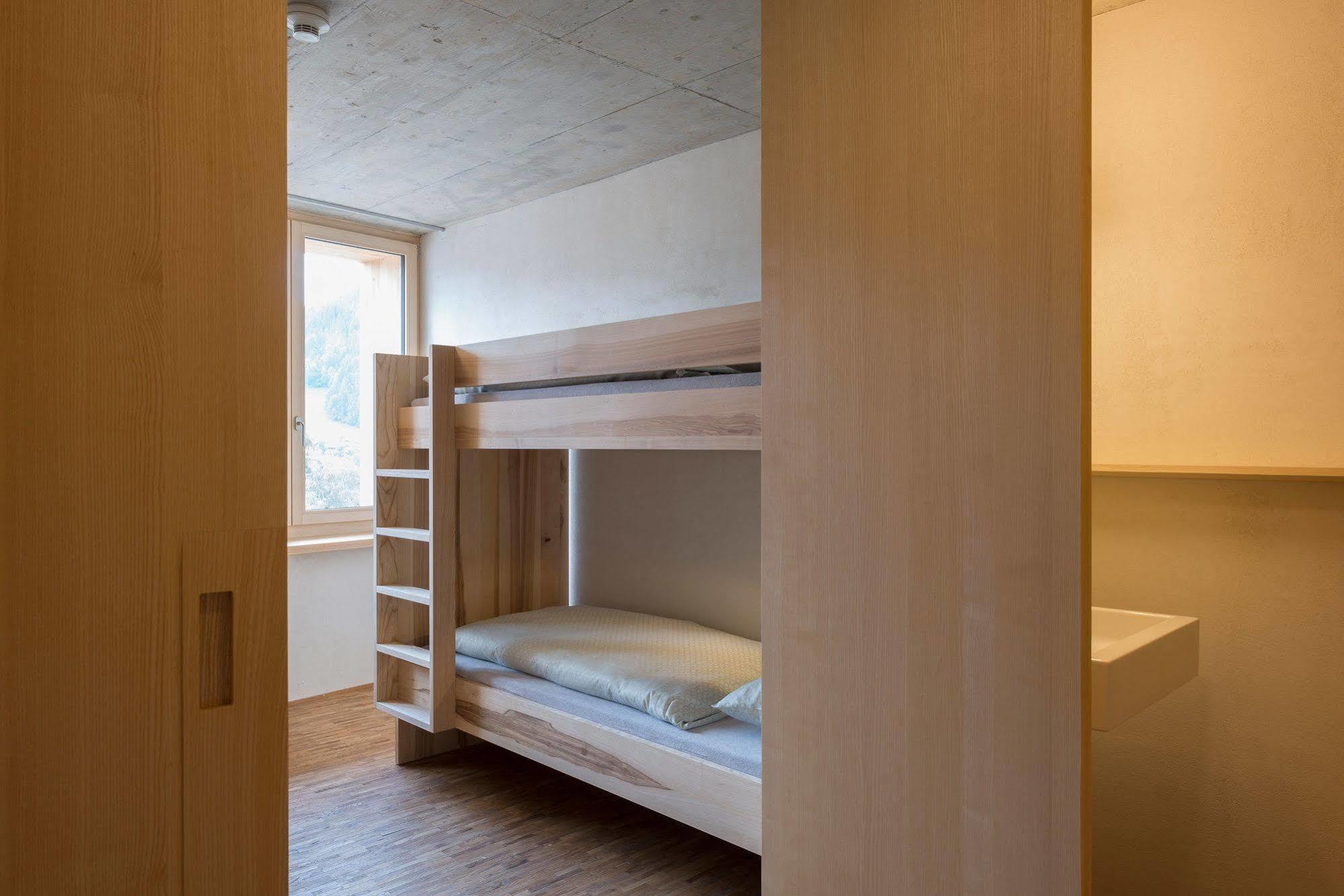 Saanen Gstaad Youth Hostel Kültér fotó