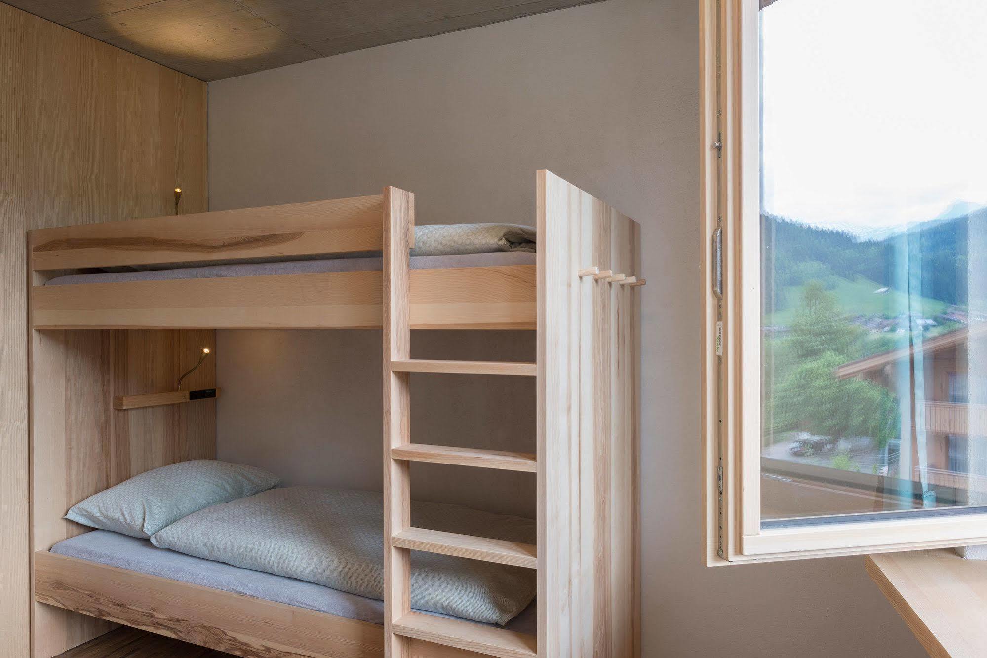 Saanen Gstaad Youth Hostel Kültér fotó