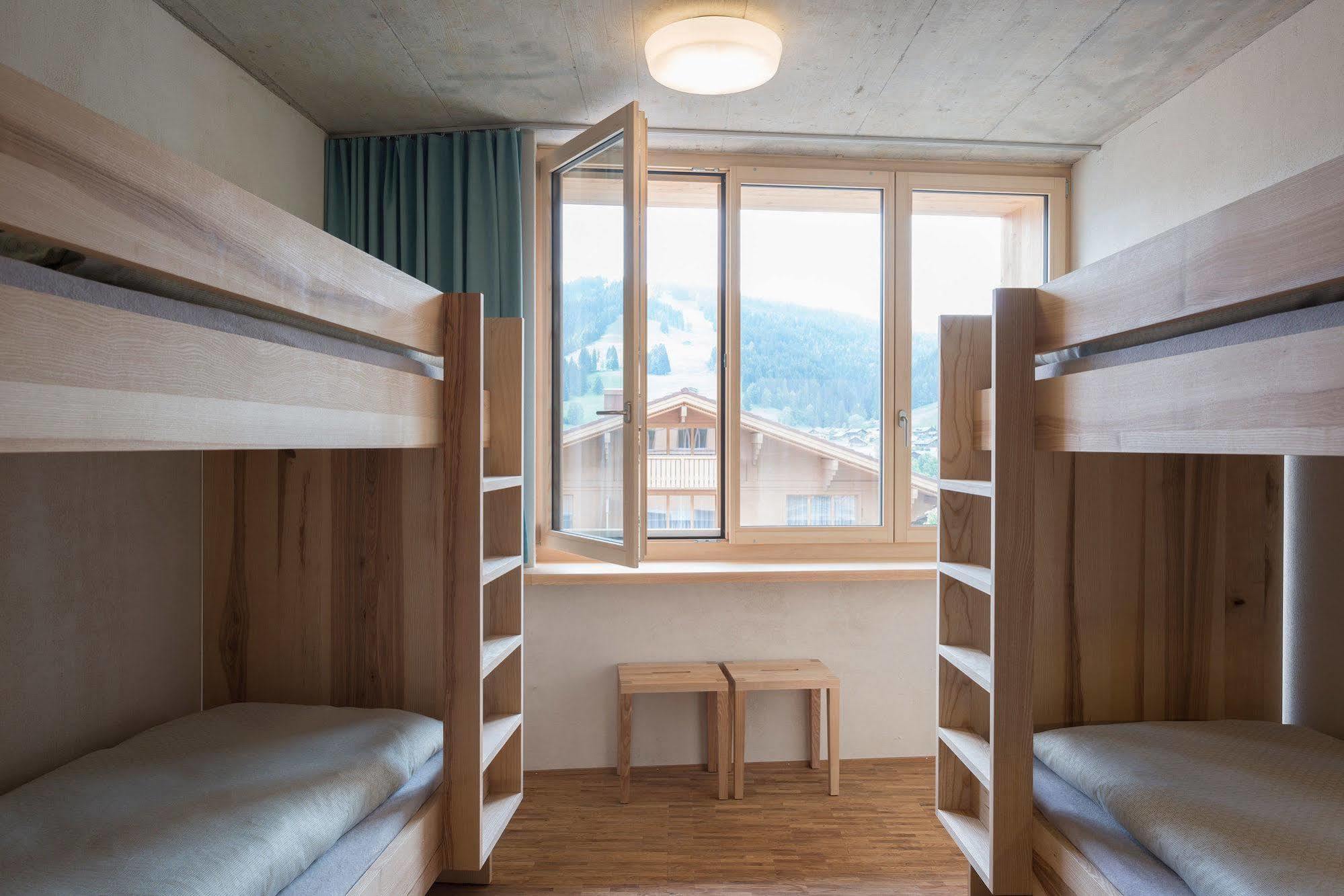 Saanen Gstaad Youth Hostel Kültér fotó