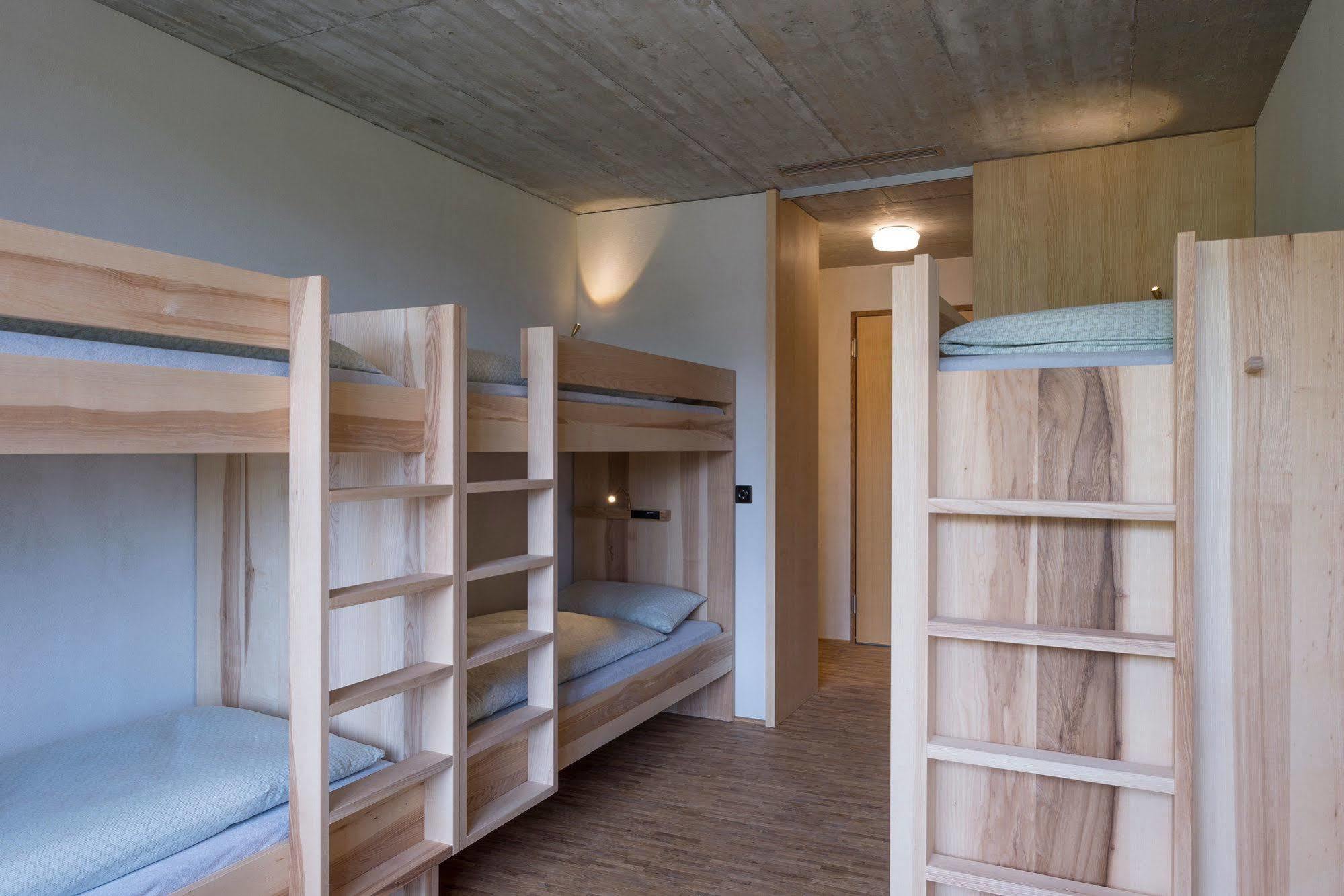 Saanen Gstaad Youth Hostel Kültér fotó