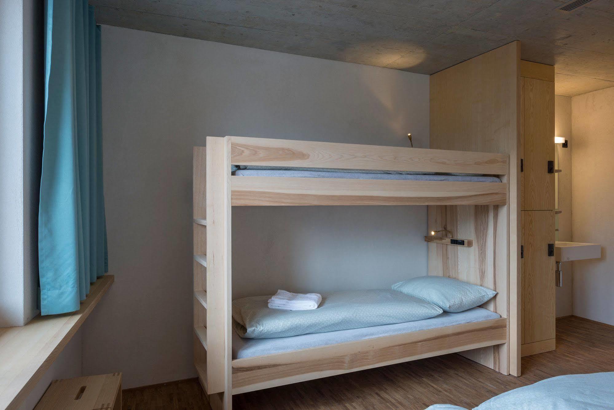 Saanen Gstaad Youth Hostel Kültér fotó