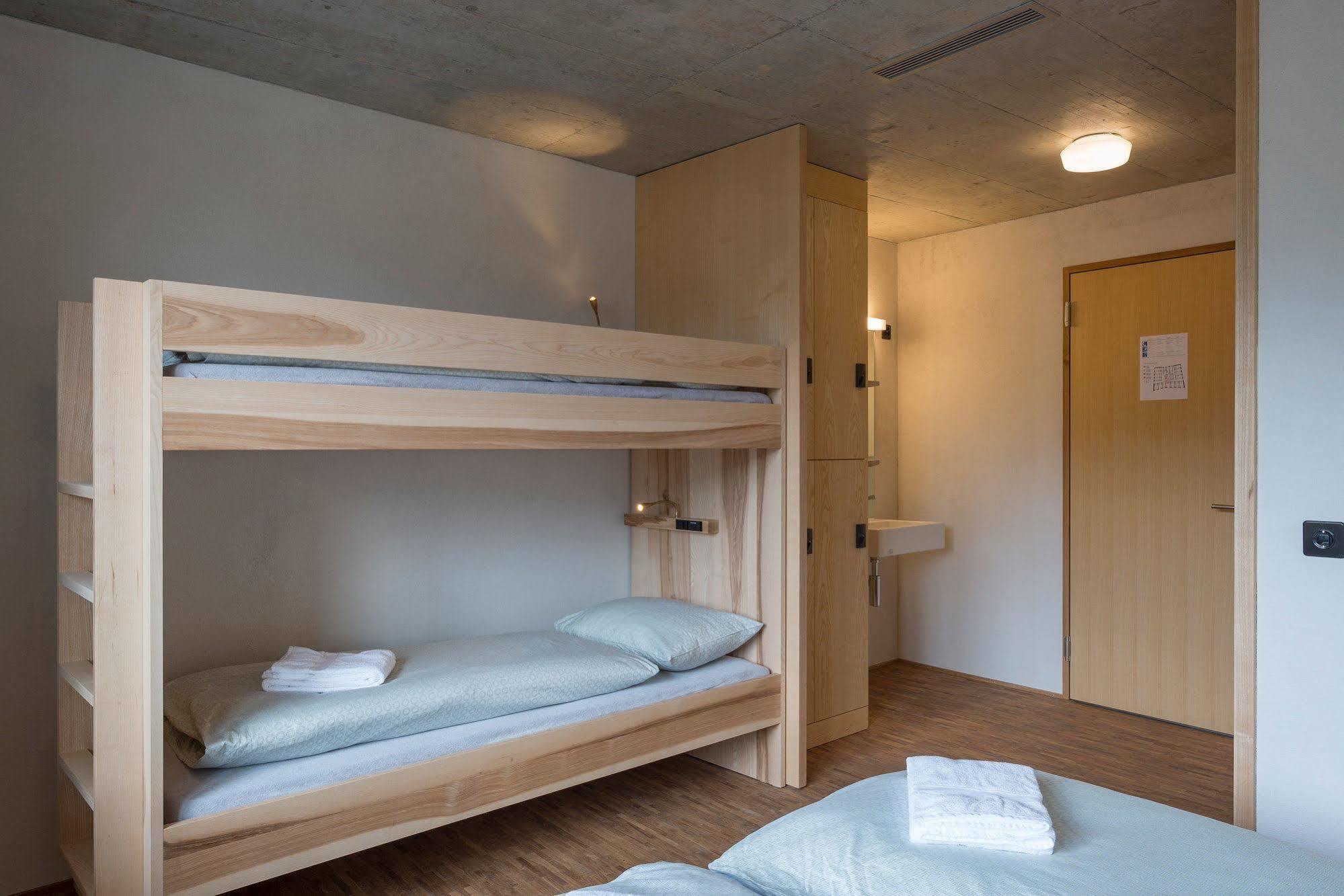 Saanen Gstaad Youth Hostel Kültér fotó